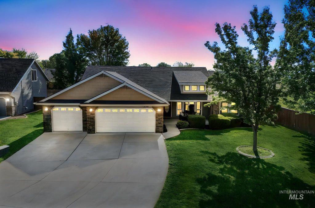 228 N Aspen Lakes Way, Star, ID 83669