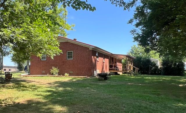 135 ANGOTTI RD, Crump, TN 38327