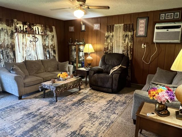 135 ANGOTTI RD, Crump, TN 38327
