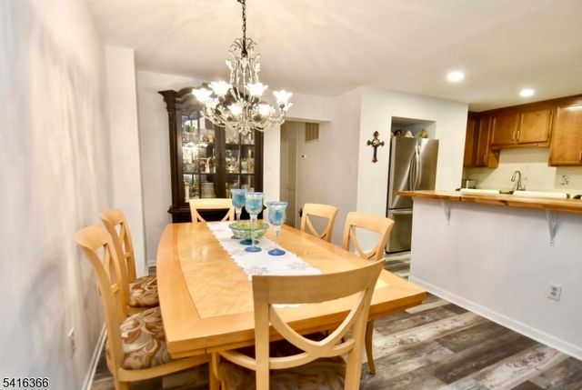 10 Amherst Ct, Hamburg Boro, NJ 07419