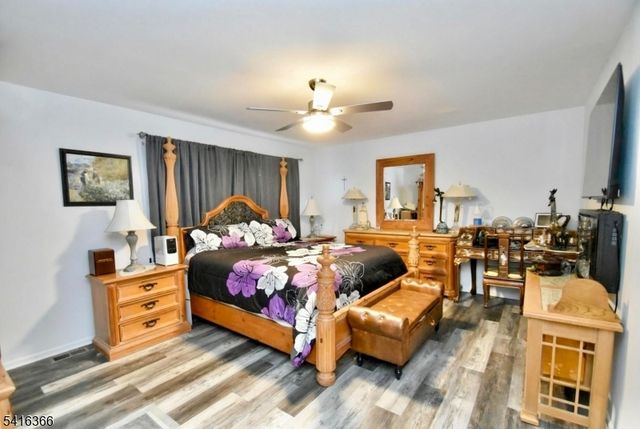 10 Amherst Ct, Hamburg Boro, NJ 07419