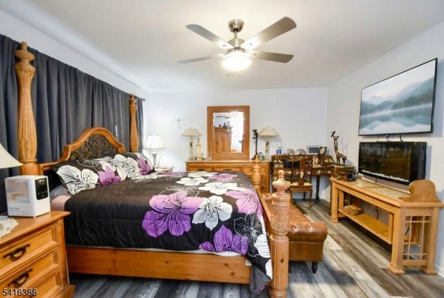 10 Amherst Ct, Hamburg Boro, NJ 07419