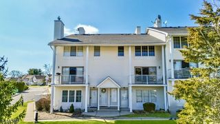 10 Amherst Ct, Hamburg Boro, NJ 07419