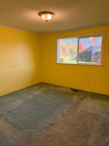 108 NW Sunhill Drive, Grants Pass, OR 97526