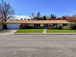 108 NW Sunhill Drive, Grants Pass, OR 97526