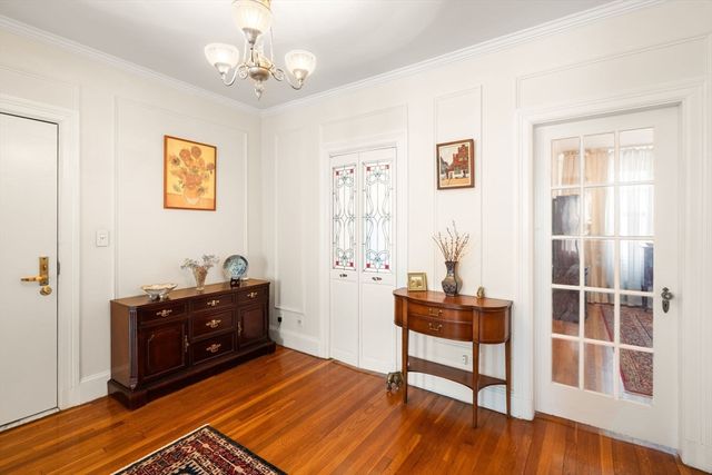 325 Tappan St. 6, Brookline, MA 02445