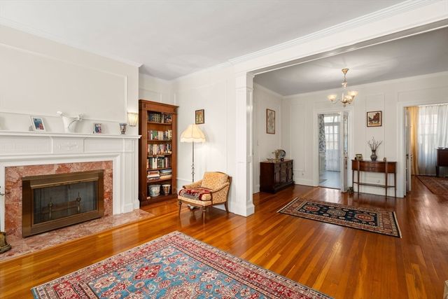325 Tappan St. 6, Brookline, MA 02445