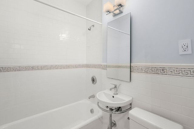 325 Tappan St. 6, Brookline, MA 02445