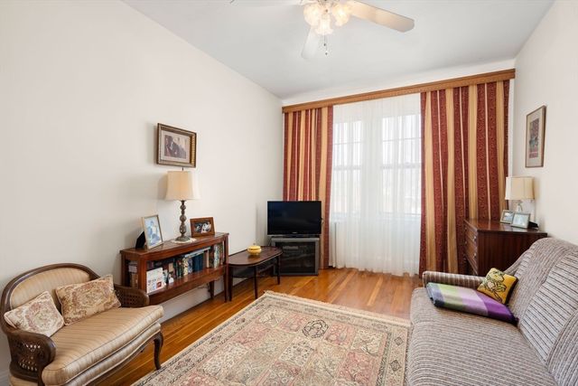 325 Tappan St. 6, Brookline, MA 02445