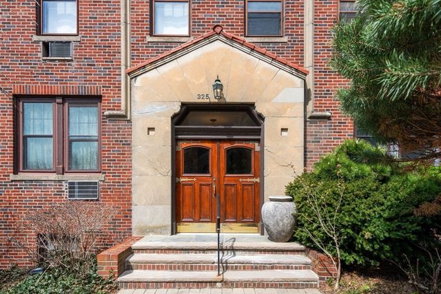 325 Tappan St. 6, Brookline, MA 02445
