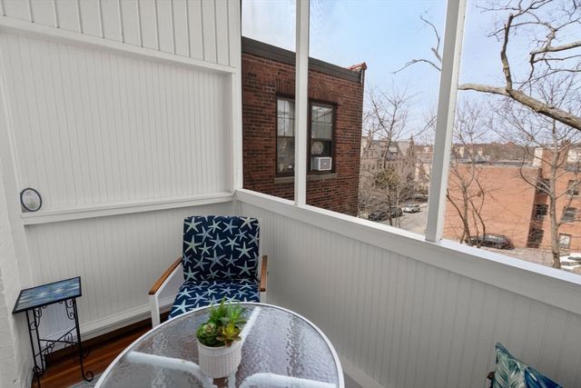 325 Tappan St. 6, Brookline, MA 02445