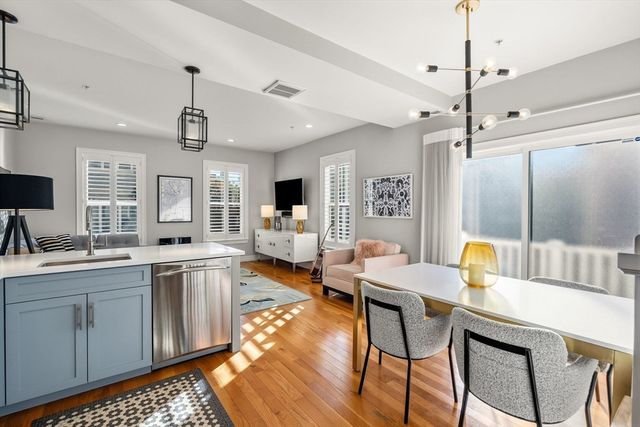 272R Lamartine 3, Boston, MA 02130