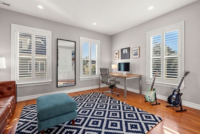 272R Lamartine 3, Boston, MA 02130