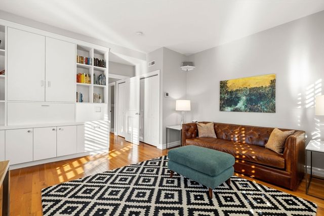 272R Lamartine 3, Boston, MA 02130