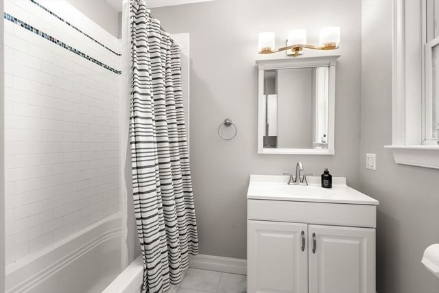 272R Lamartine 3, Boston, MA 02130