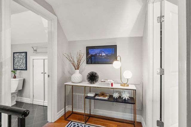 272R Lamartine 3, Boston, MA 02130