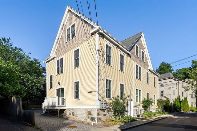 272R Lamartine 3, Boston, MA 02130
