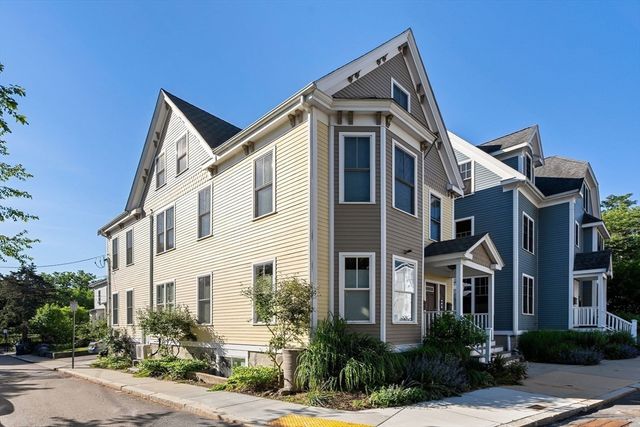 272R Lamartine 3, Boston, MA 02130