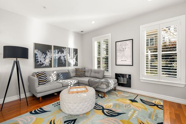 272R Lamartine 3, Boston, MA 02130