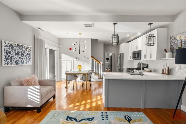 272R Lamartine 3, Boston, MA 02130