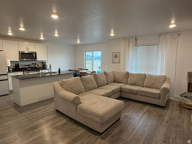 1206 W HIDDEN SPRING DR, Santaquin, UT 84655