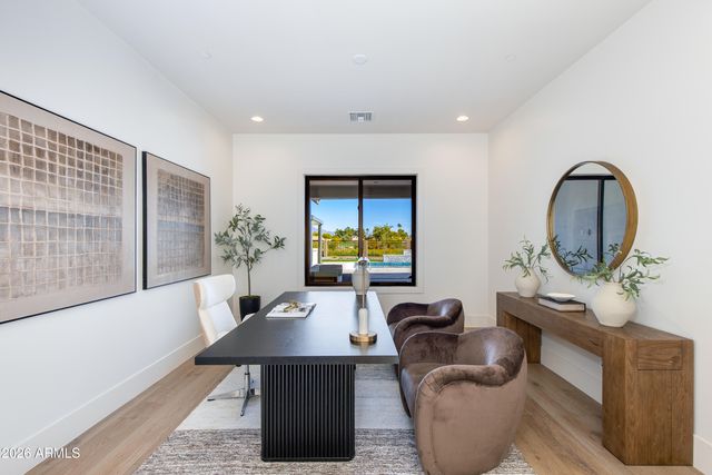 9801 N 53RD Place, Paradise Valley, AZ 85253