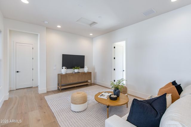 9801 N 53RD Place, Paradise Valley, AZ 85253