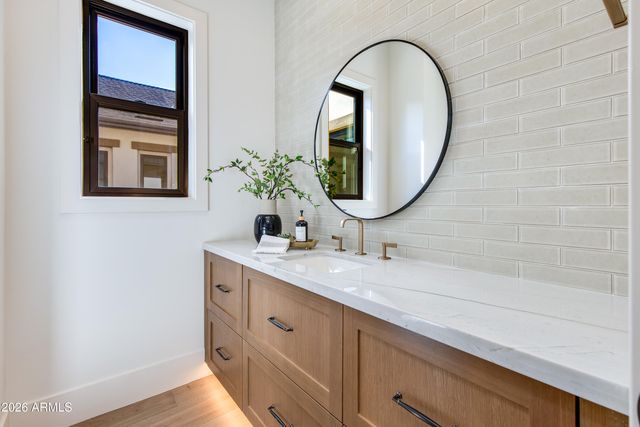 9801 N 53RD Place, Paradise Valley, AZ 85253