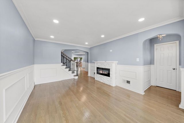 6201 S MEADE Avenue, Chicago, IL 60638