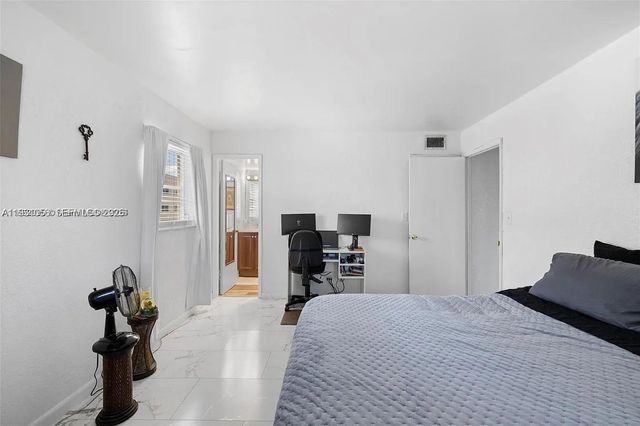 4043 NW 16th St 201, Lauderhill, FL 33313