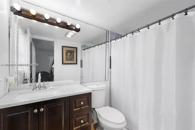 4043 NW 16th St 201, Lauderhill, FL 33313