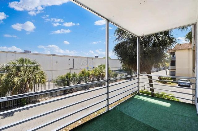 4043 NW 16th St 201, Lauderhill, FL 33313