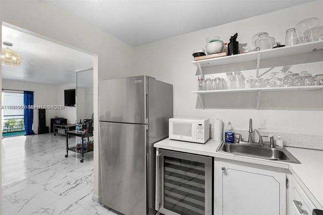 4043 NW 16th St 201, Lauderhill, FL 33313