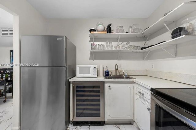 4043 NW 16th St 201, Lauderhill, FL 33313