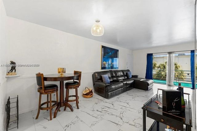 4043 NW 16th St 201, Lauderhill, FL 33313