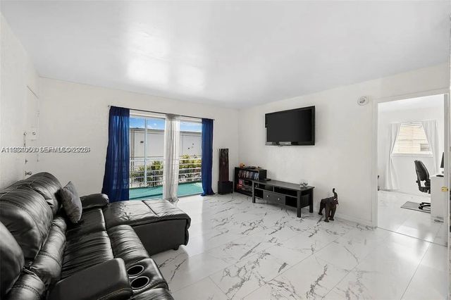 4043 NW 16th St 201, Lauderhill, FL 33313