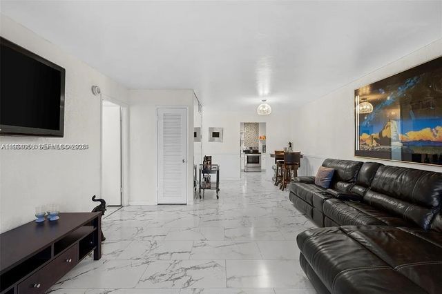 4043 NW 16th St 201, Lauderhill, FL 33313