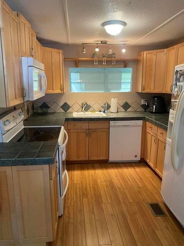 17 Madrid Lane, Port St Lucie, FL 34952