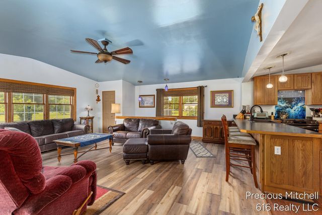 10535 Imlay City Road, Emmett, MI 48022