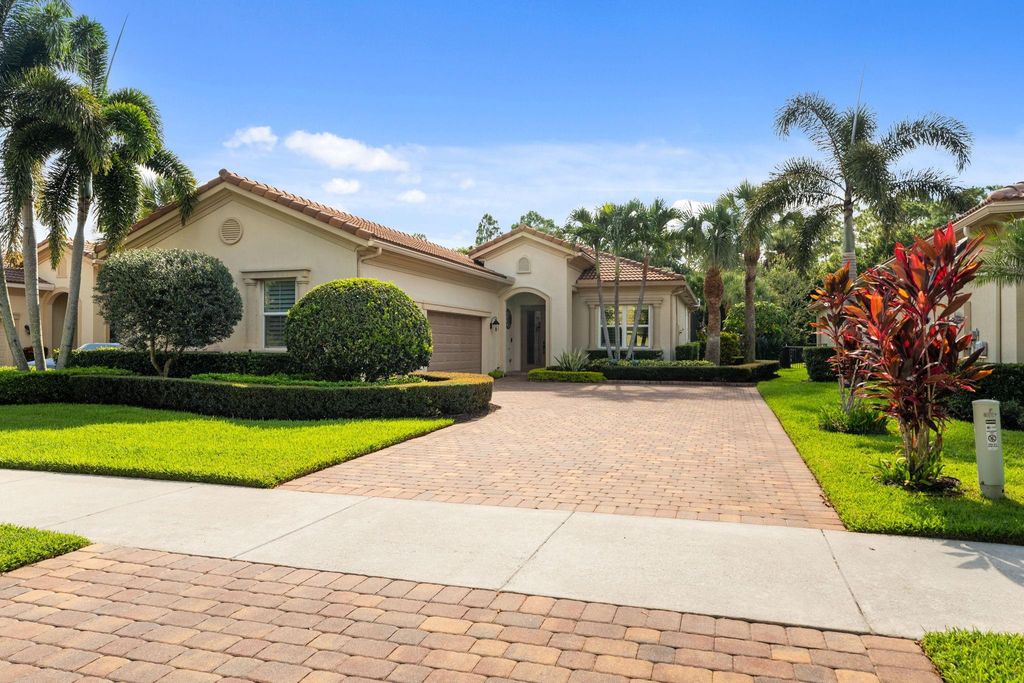 8313 SW Marin Dr, Stuart, FL 34997