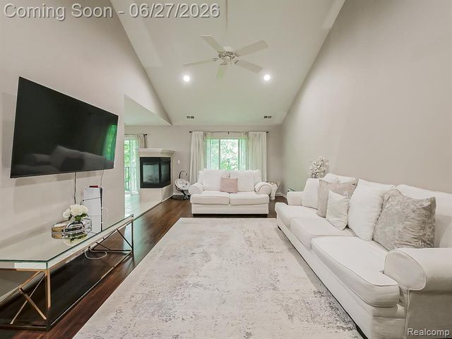 3695 Eagle Creek Drive, Utica, MI 48317