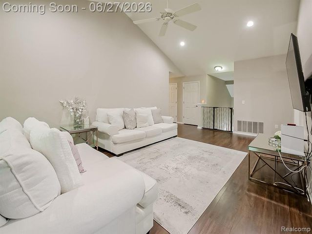 3695 Eagle Creek Drive, Utica, MI 48317