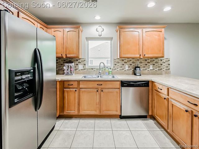 3695 Eagle Creek Drive, Utica, MI 48317
