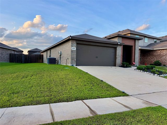 1085 Old Oaks Drive, Forney, TX 75126