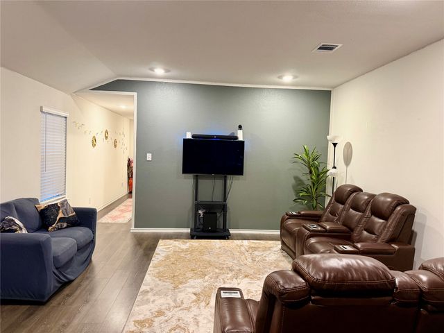1085 Old Oaks Drive, Forney, TX 75126