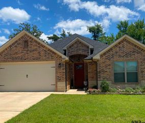 520 Cornerstone Rd, Lindale, TX 75771