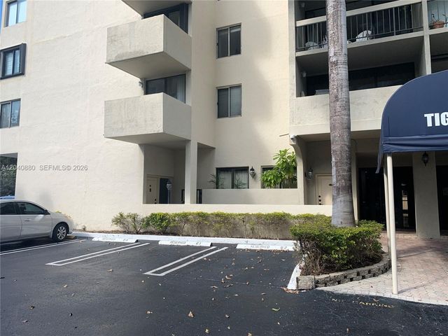 2715 Tigertail Avenue 109, Miami, FL 33133