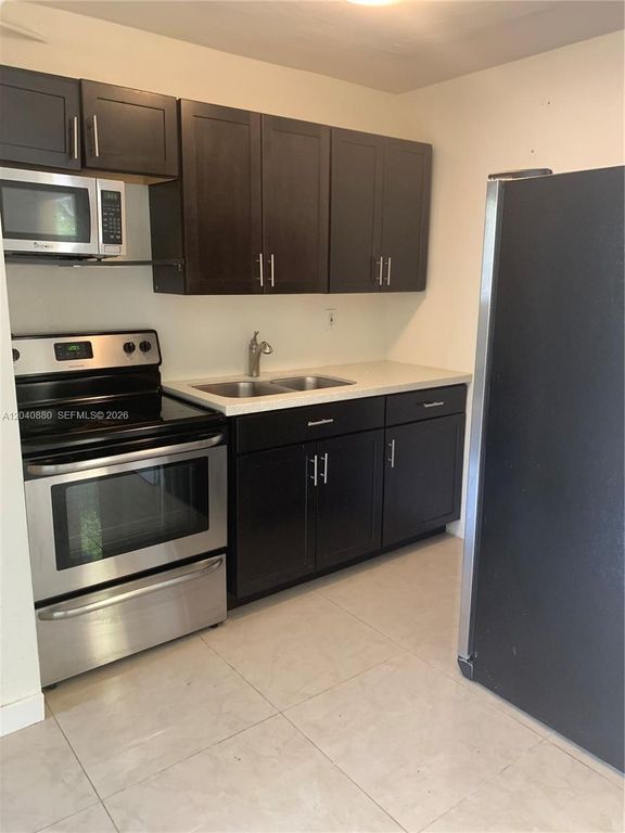 2715 Tigertail Avenue 109, Miami, FL 33133