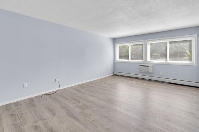 2616 Harriet Avenue 104, Minneapolis, MN 55408