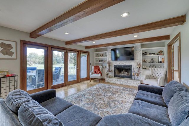 8424 S 68th STREET, Franklin, WI 53132